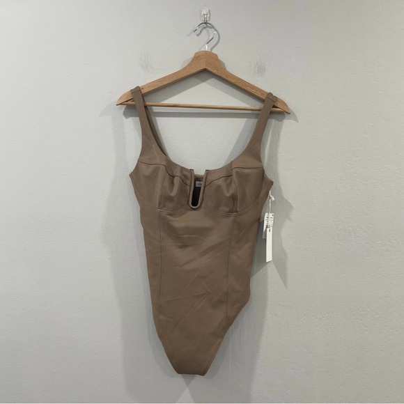 NWT Good American U-Neck Corset Faux Leather Taupe Bodysuit Sz 3/Large - Picture 2 of 12